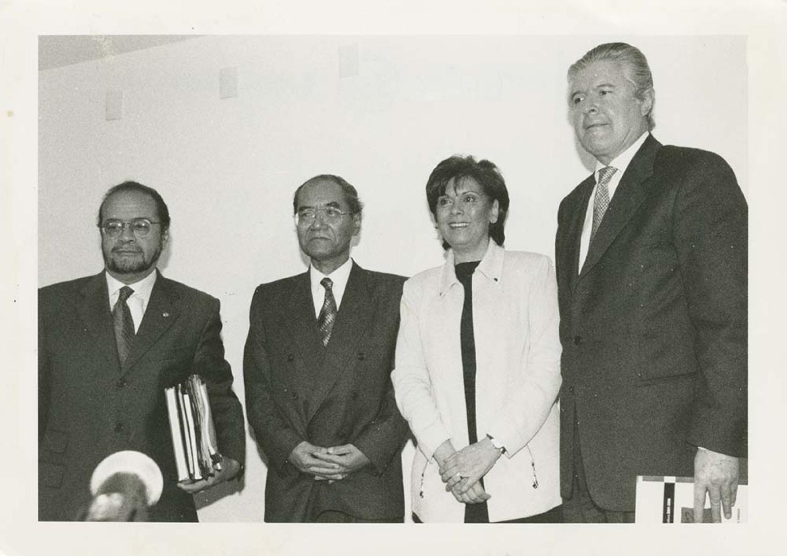 Sari Bermúdez Ochoa, retrato de grupo.