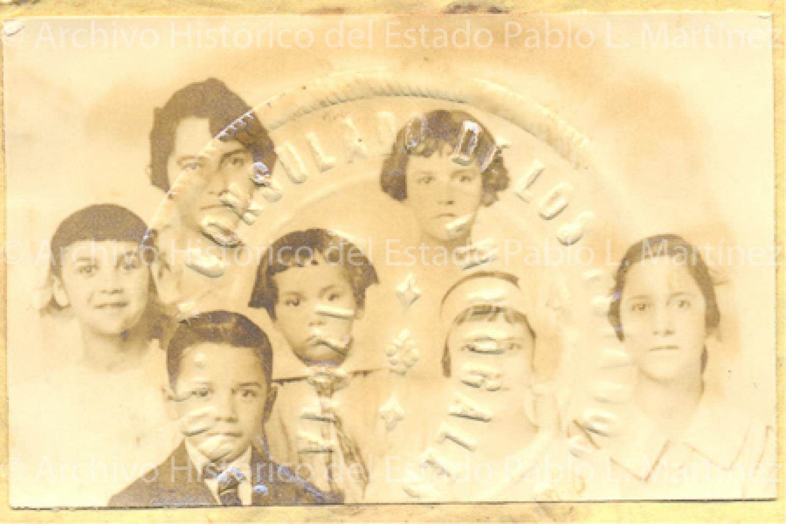 Siete hijos de Ángela Salgado de Cabrera.