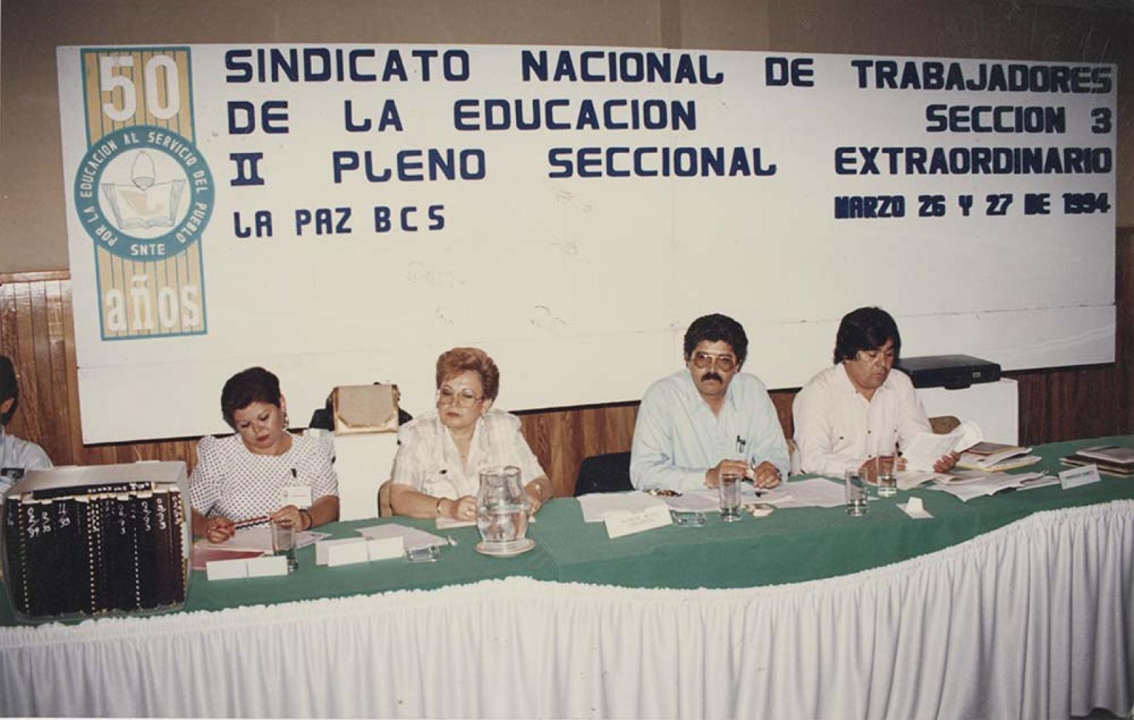 Sindicato Nacional de Trabajadores de la Educación (SNTE), en sesión.