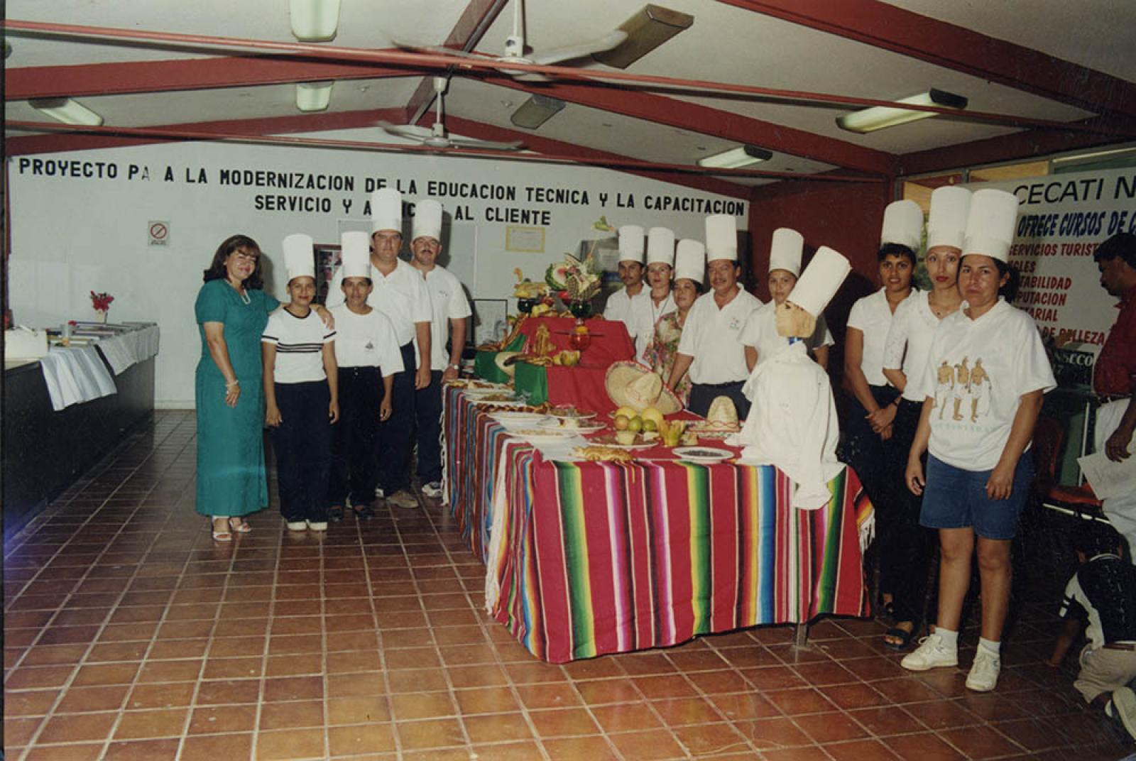 “Sonia Gómez de Agúndez, en evento gastronómico del CECATI”
