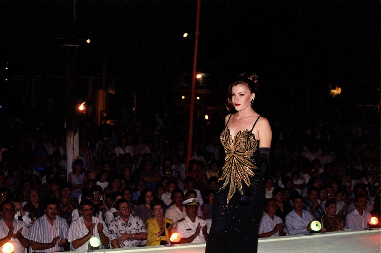 Sugey Beltrán Olachea, reina de las fiestas de fundación de Santa Rosalía.