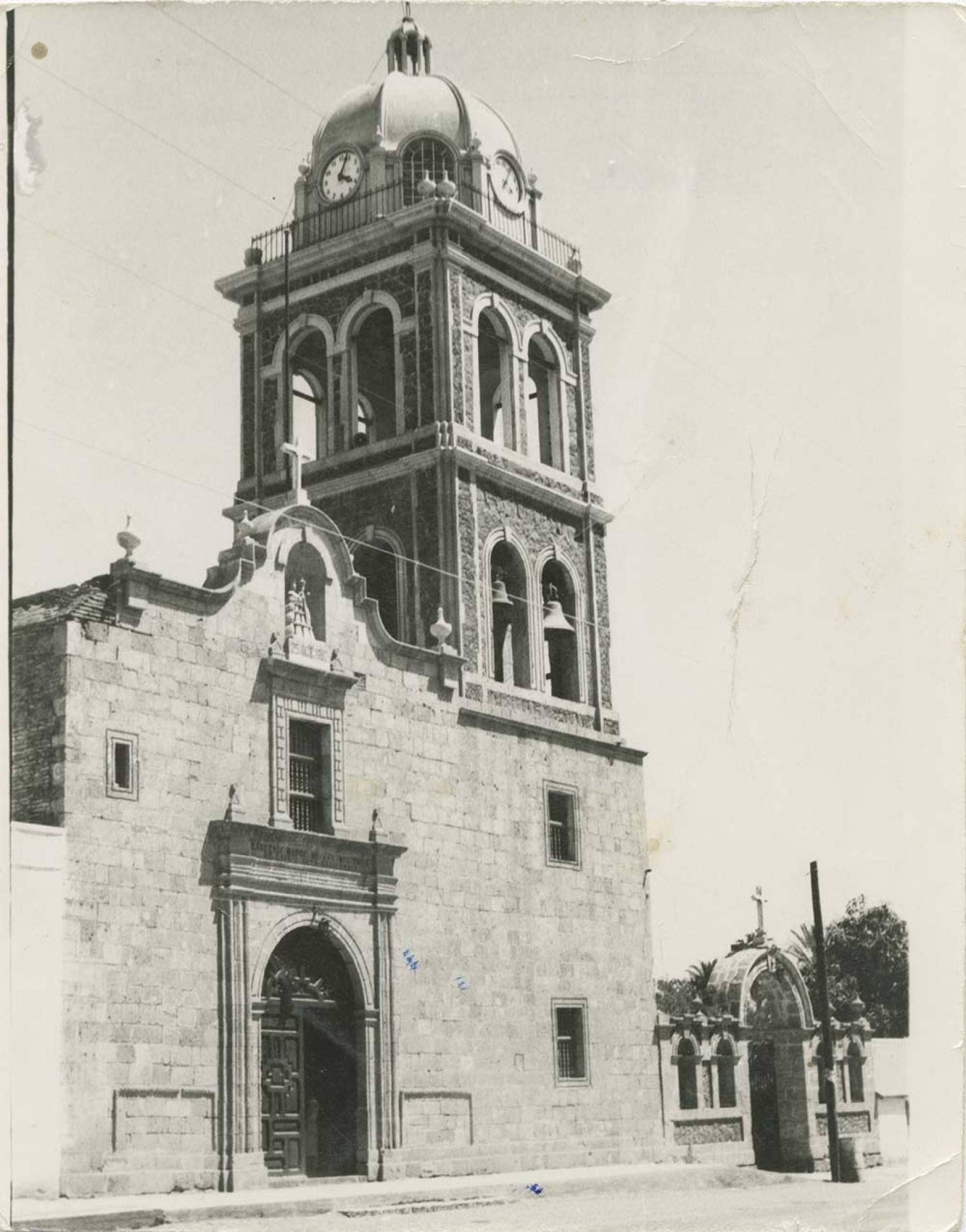Templo de la misión de Loreto, Baja California Sur.