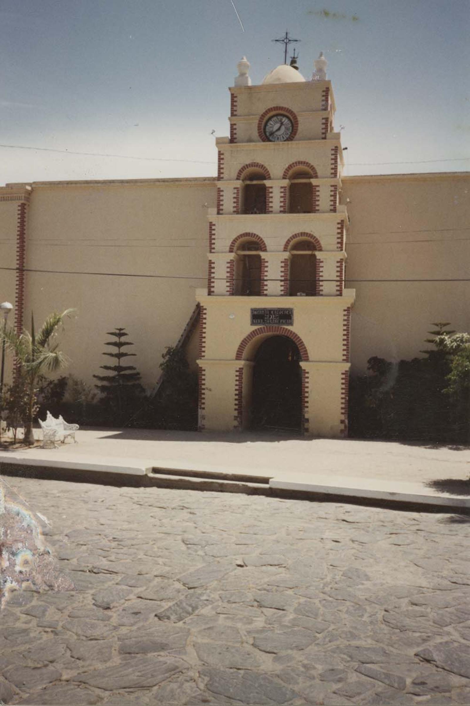 Templo de la misión de Santa Rosa de las Palmas.