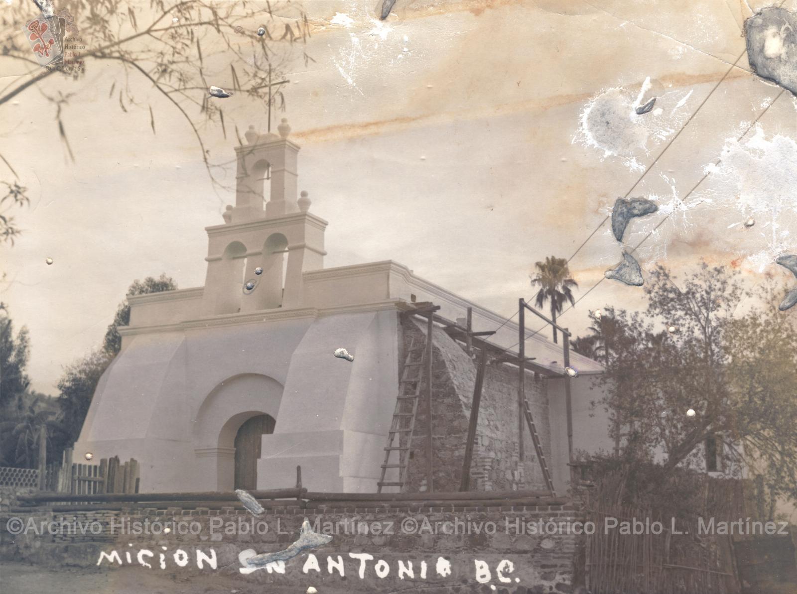 Templo del pueblo de San Antonio, Baja California.