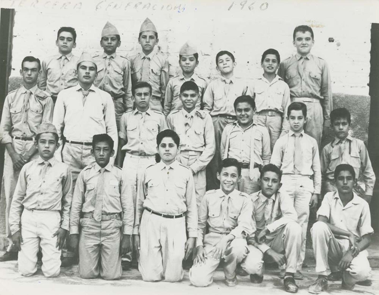“Tercera generación, colegio Anahuac.”