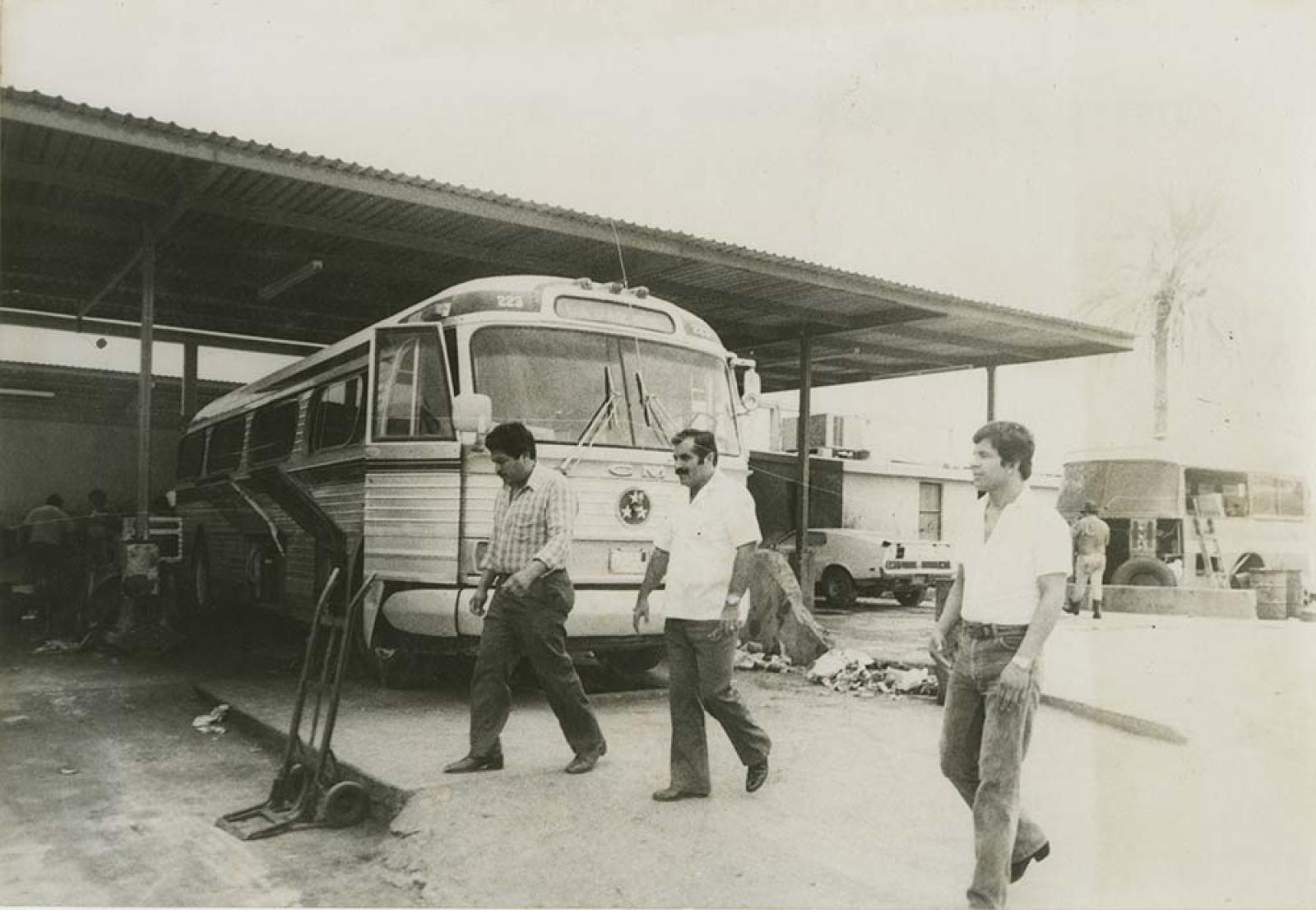 “Terminal de autotransportes Águila”.