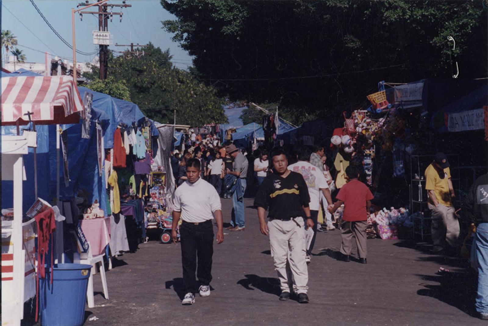 Tianguis, sobre la calle Francisco I. Madero.