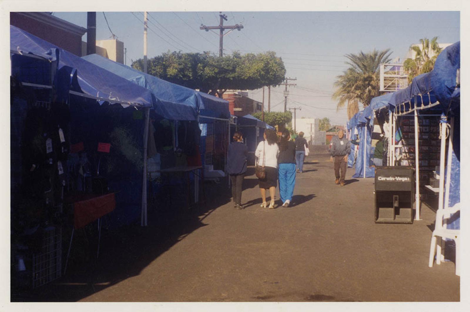 Tianguis, sobre la calle Independencia.