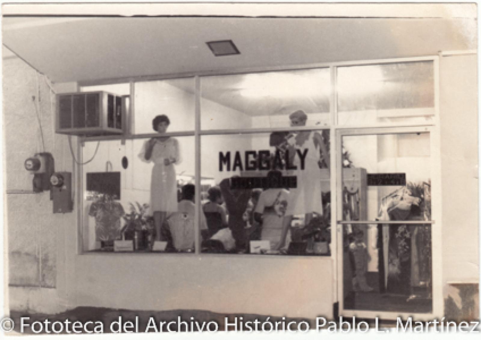 Tienda de ropa “Maggaly”, vista exterior.