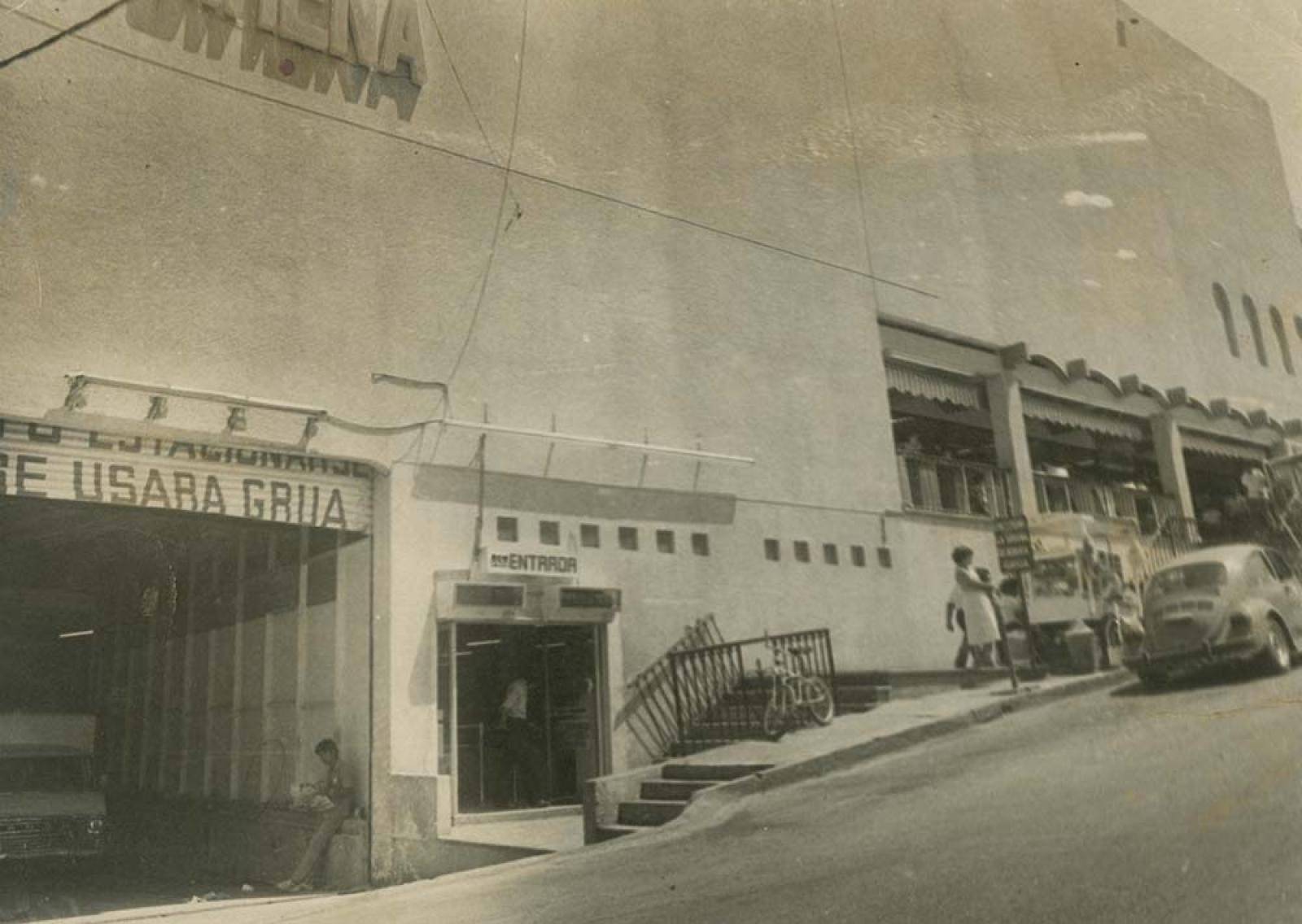 Tienda La Sirena, vista desde calle Madero.