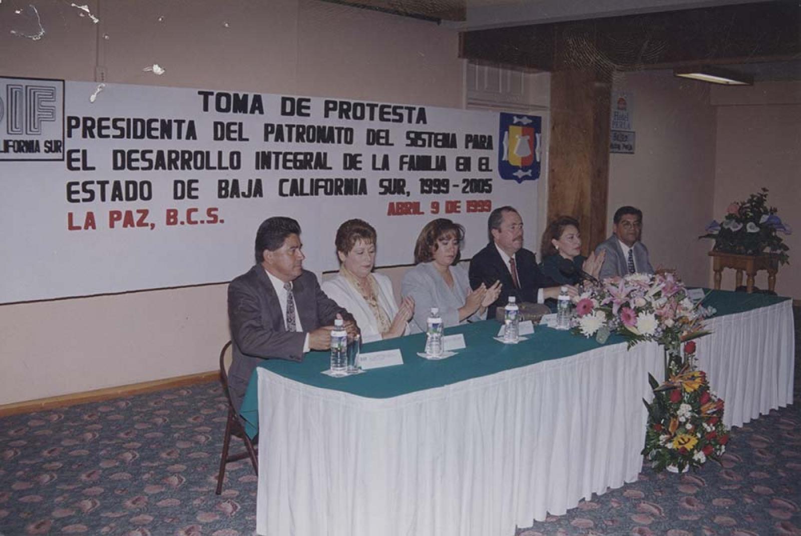 Toma de protesta, DIF.