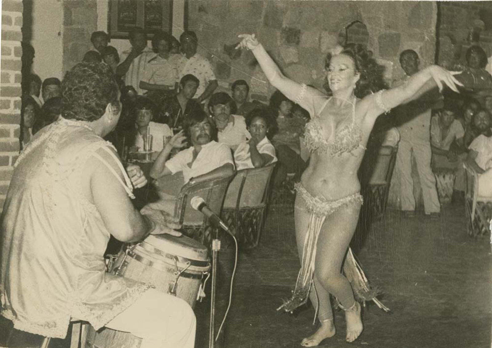 “Tongolele”.