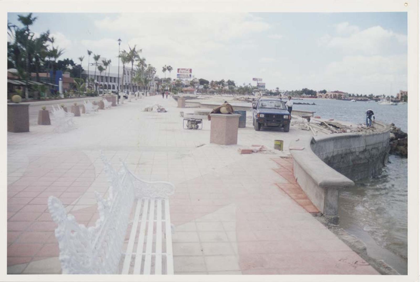 Trabajos de remodelación en el malecón de La Paz, Baja California Sur.