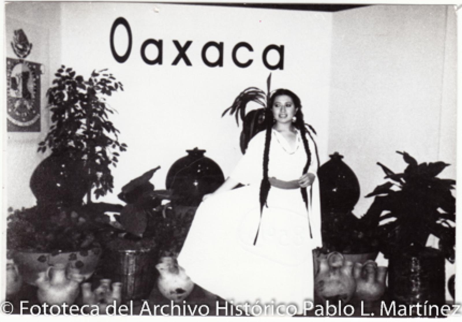 Traje típico y artesanías de Oaxaca.