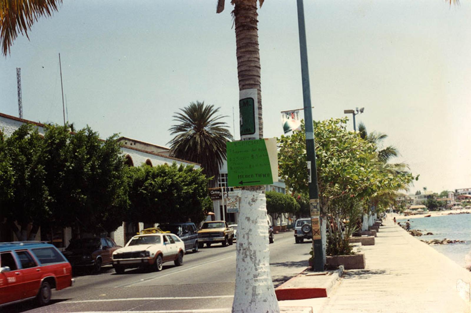 Tramo de la calle Álvaro Obregón y malecón de La Paz.