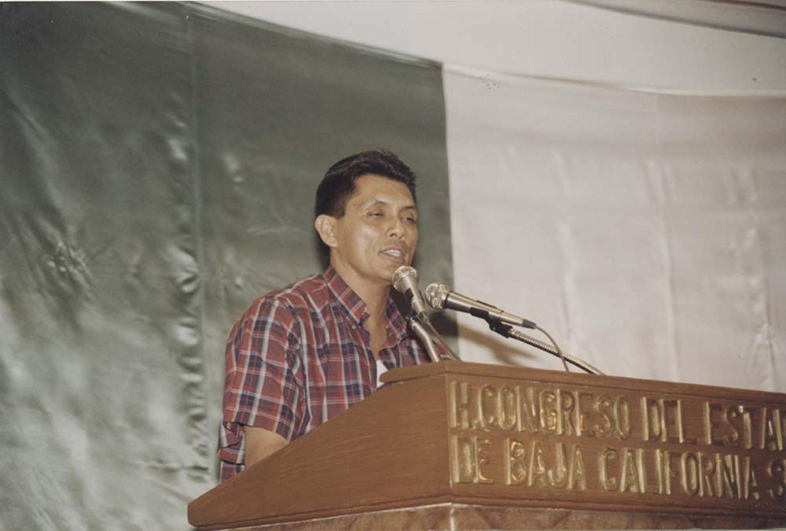 Valentín Castro Burgoin, en estrado del Congreso del Estado de Baja California Sur.