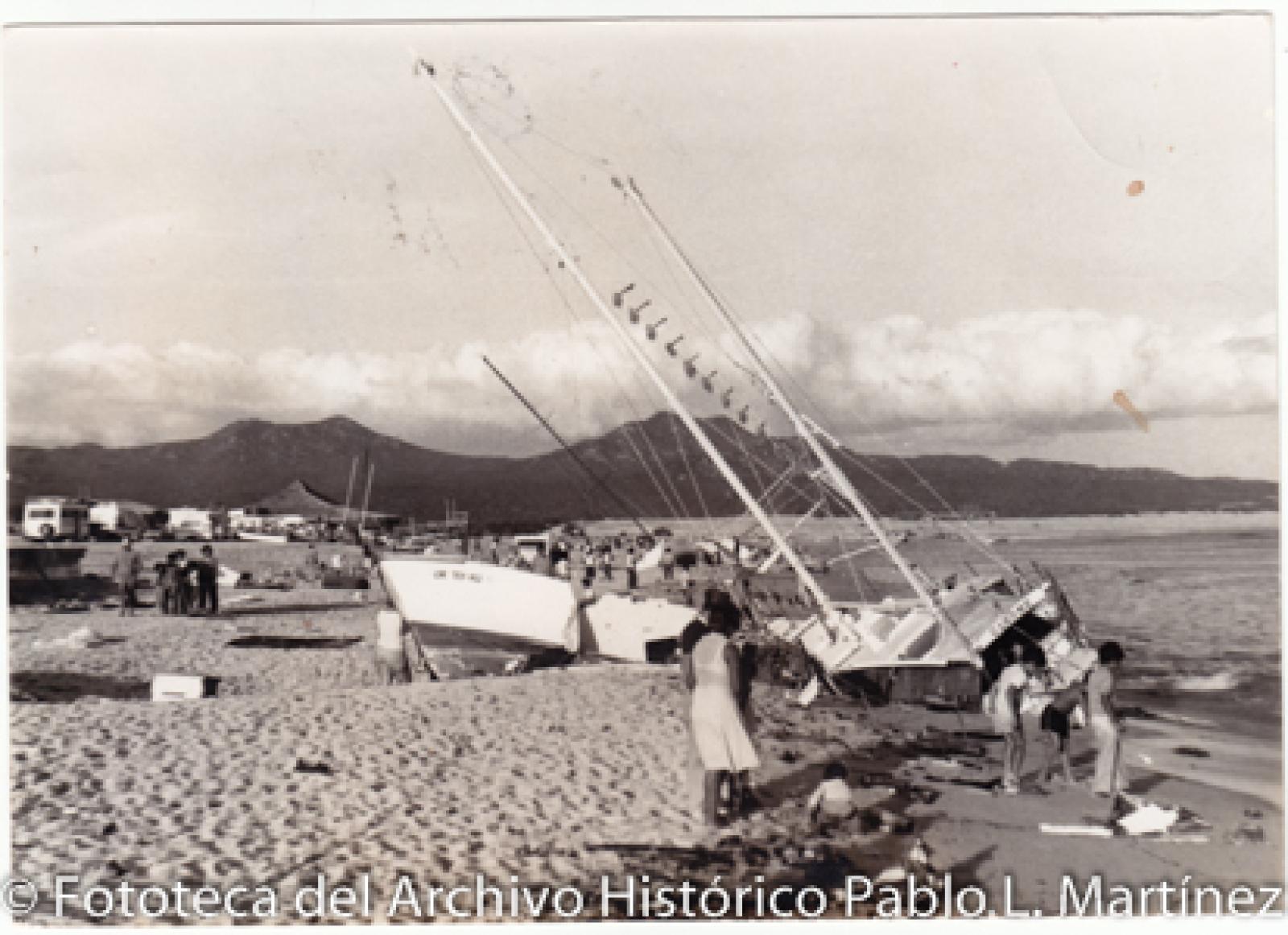 “Veleros en Cabo San Lucas.”