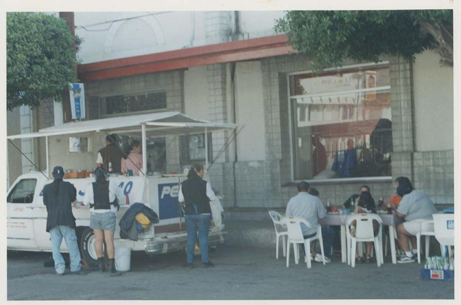 Venta de comida ambulante en La Paz, Baja California Sur.