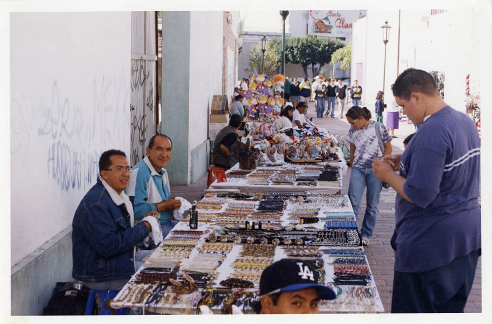 Venta en el Callejón de los Artesanos.