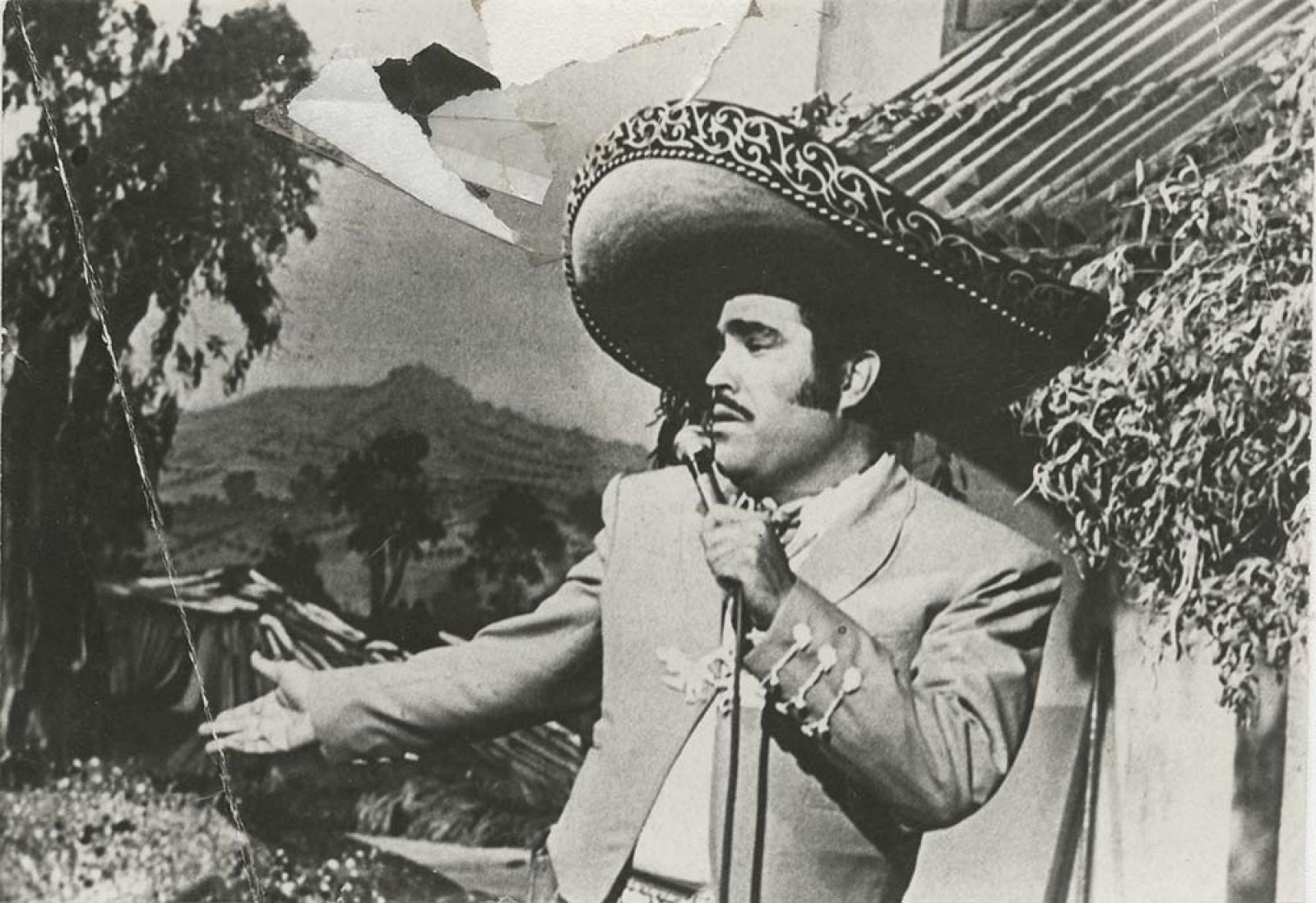 Vicente Fernández, cantante.
