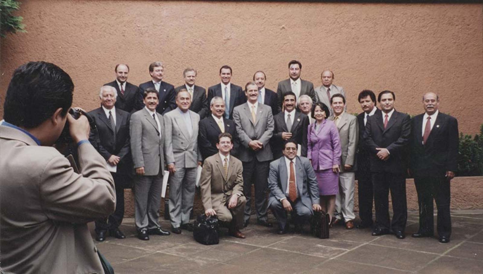 Vicente Fox Quesada, Narciso Agúndez Montaño y acompañantes, retrato de grupo.