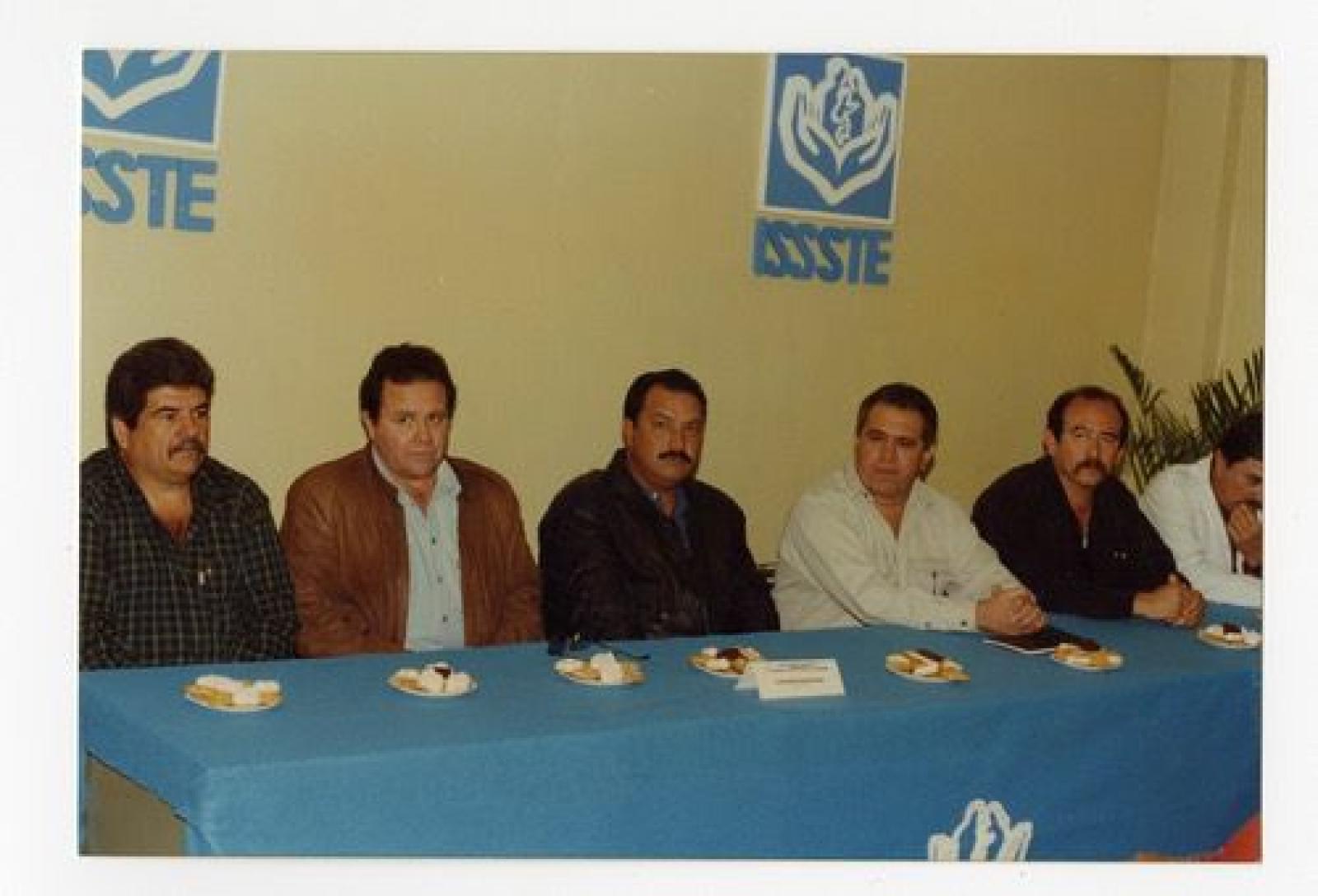 Víctor Guluarte en evento del Instituto de Seguridad y Servicios Sociales de los Trabajadores del Estado, Baja California Sur.