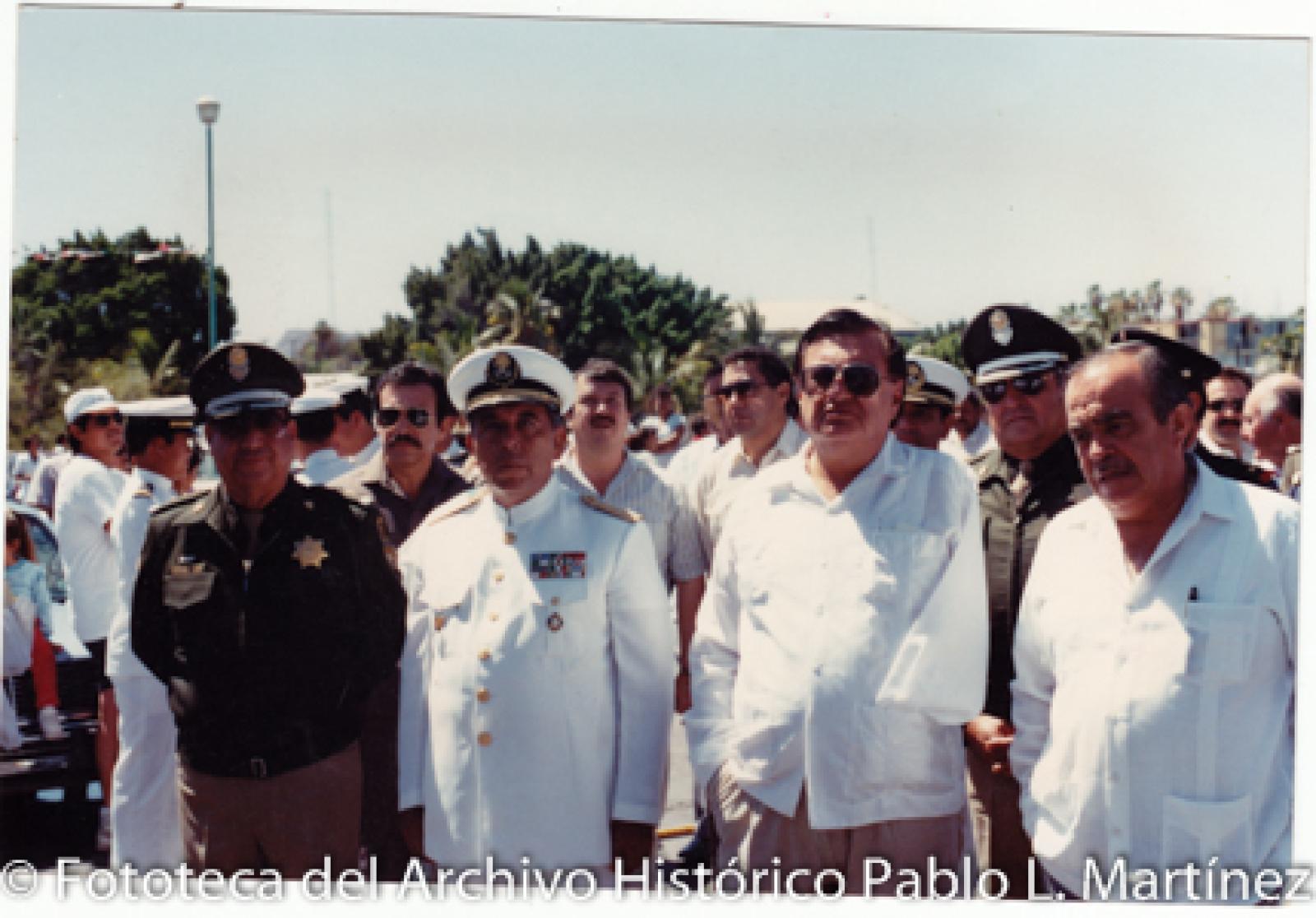 Víctor Liceaga Ruibal y Antonio Wilson en acto público.