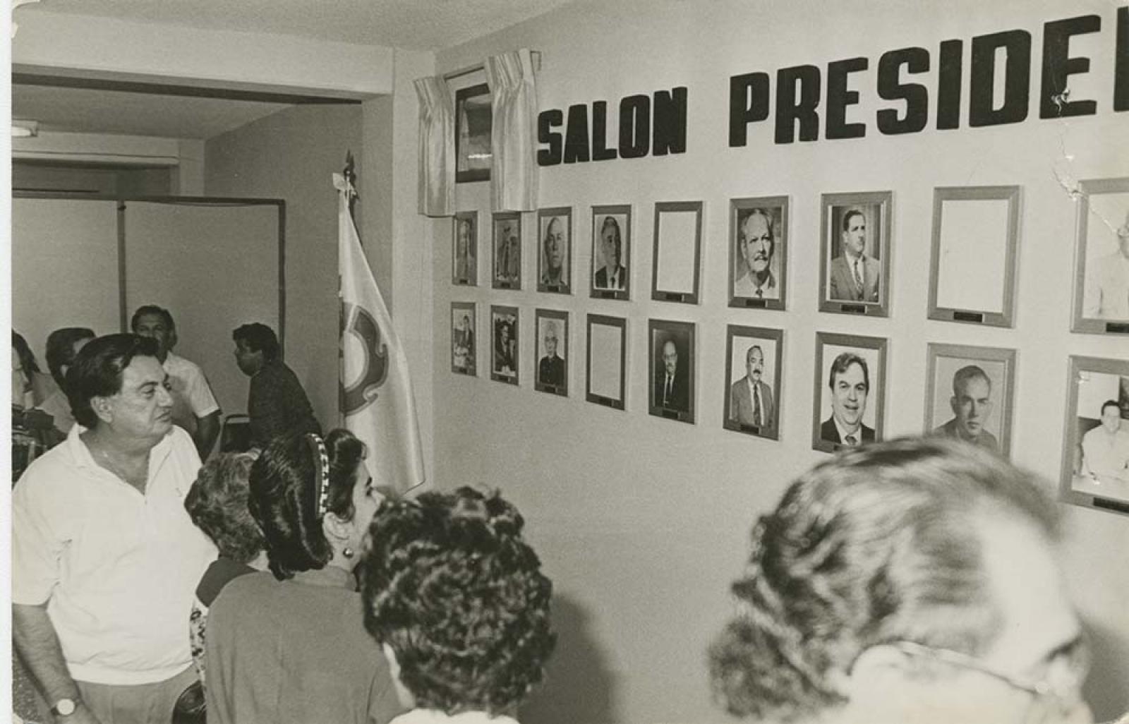 Víctor Manuel Liceaga en Salón Presidencial.