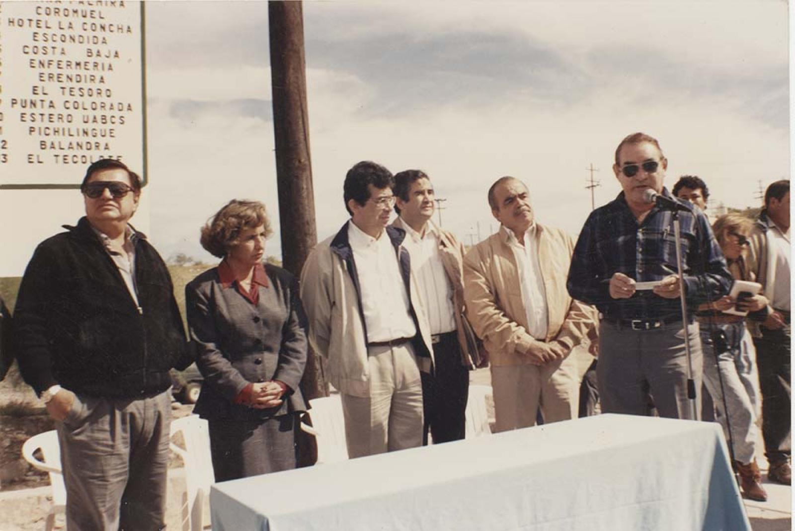 Víctor Manuel Liceaga Ruibal y Antonio Wilson González participan en acto público.