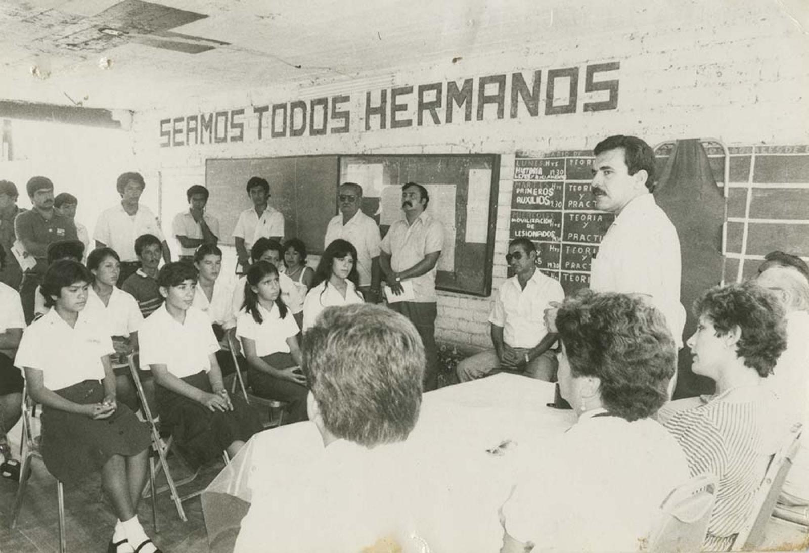 “Visita a la Cruz Roja”.
