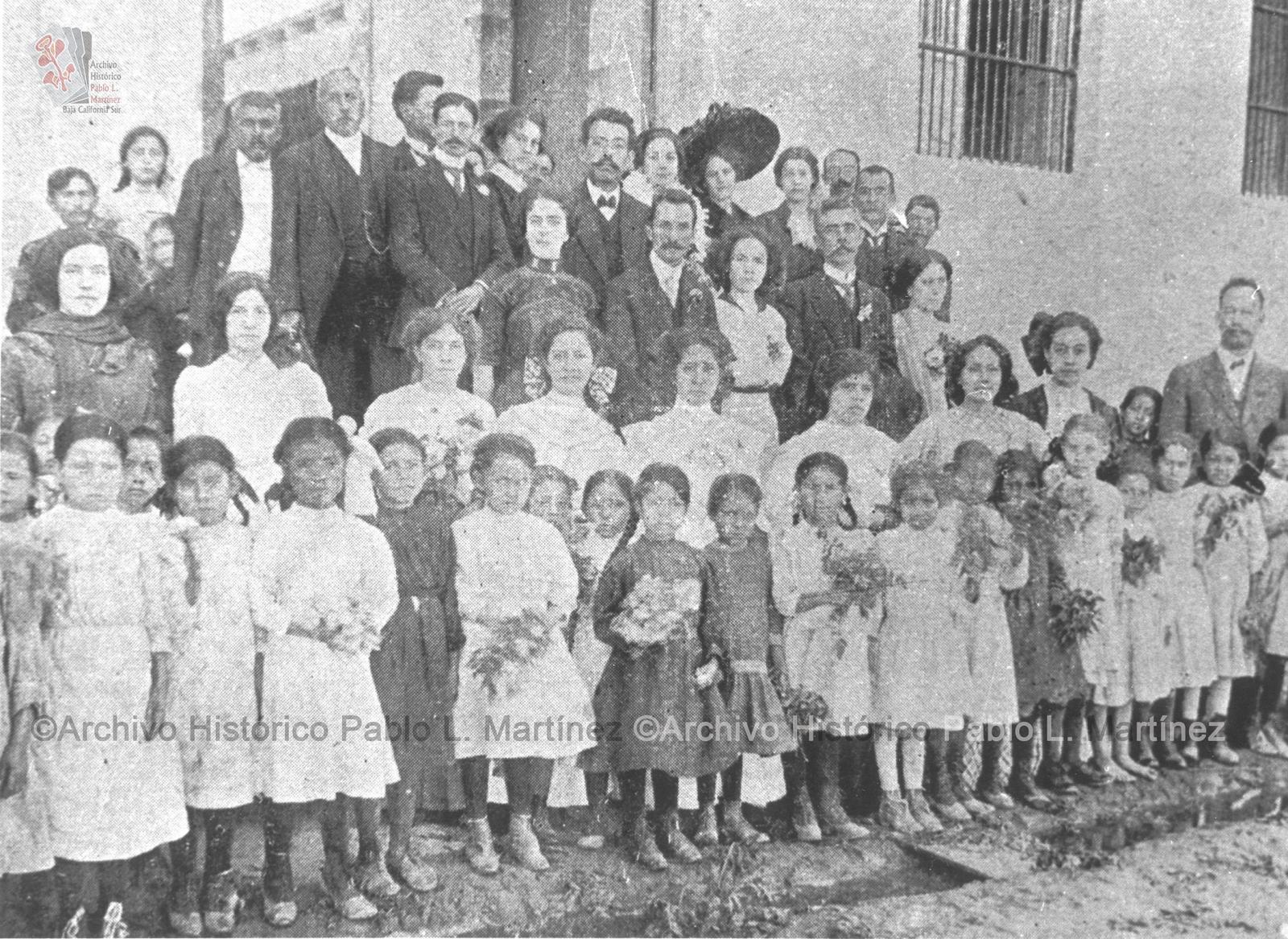 Visita de José María Pino Suárez  a una escuela municipal.