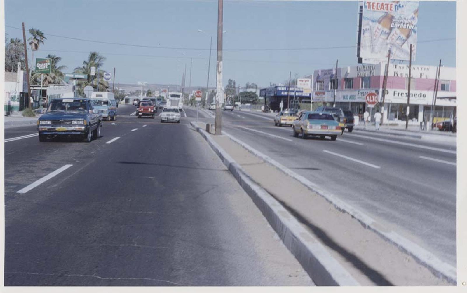 Vista a una parte de la avenida general Agustín Olachea Avilés.