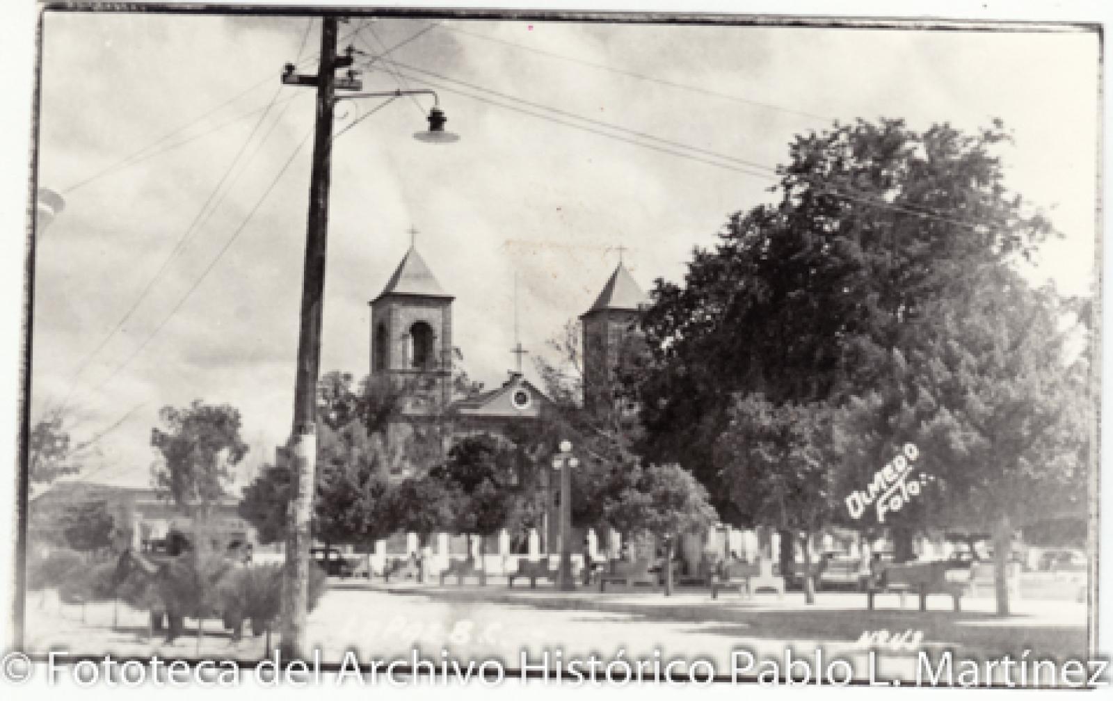 Vista al Jardín Velasco y a la Catedral de La Paz.