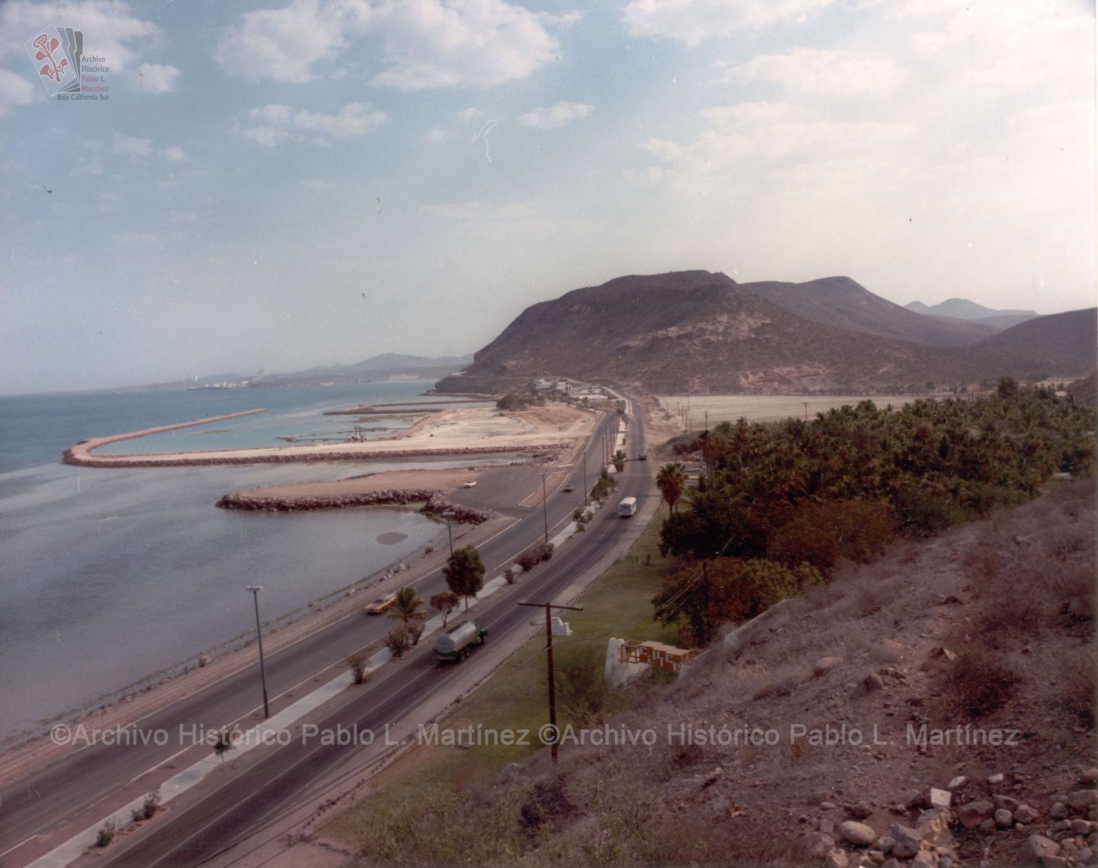Vista panorámica de la marina Palmira en construcción.