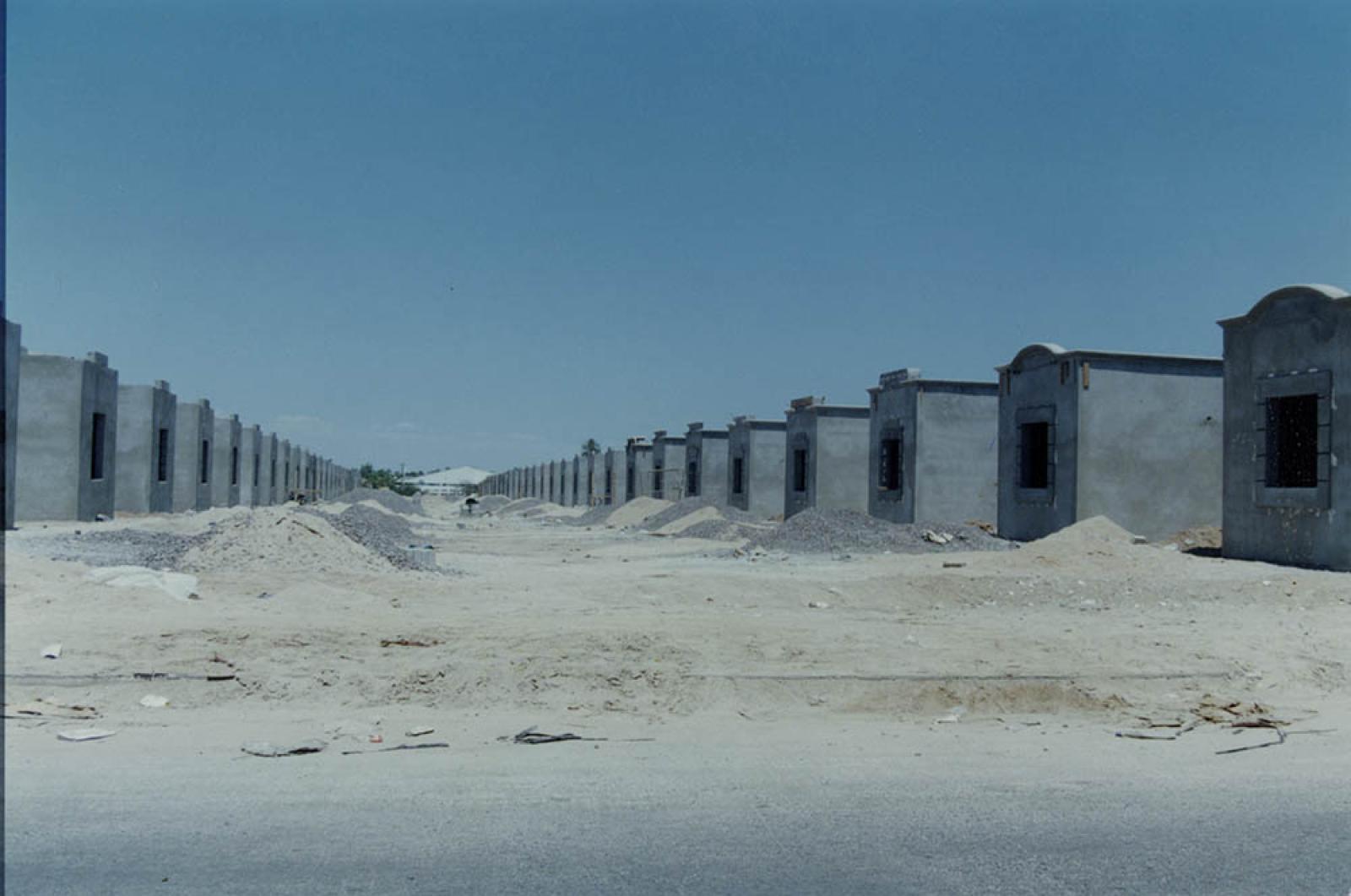 “Viviendas”, en construcción.