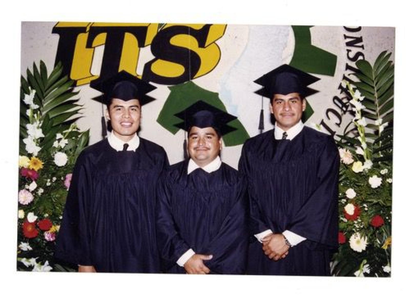 Wilbert Julio Ramírez Franco, Arturo García Polendo y Genaro Valladolid Villela, Ingenieros Técnicos Industriales.